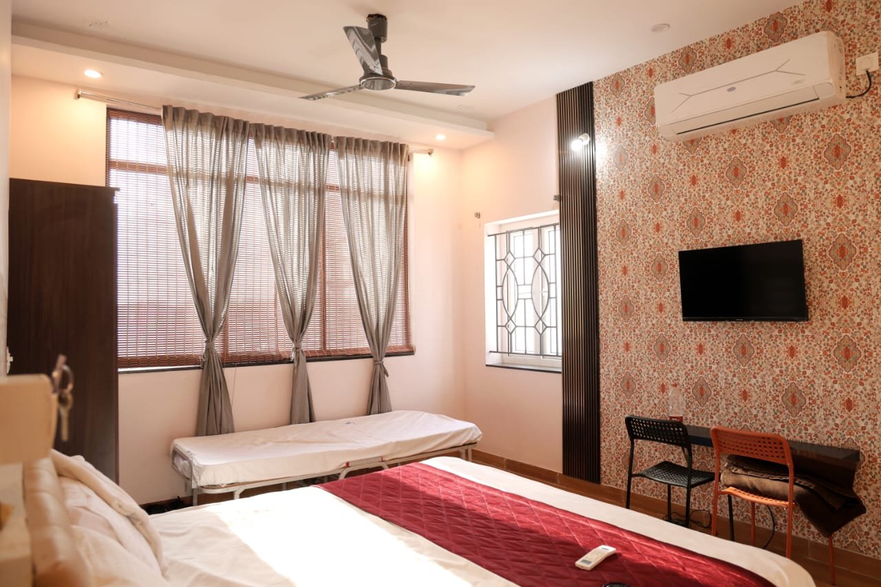 Deluxe Suite Room seating area